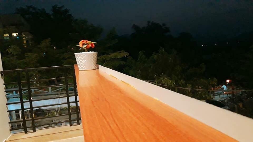 Fami Homestay Phong Nha Exteriör bild