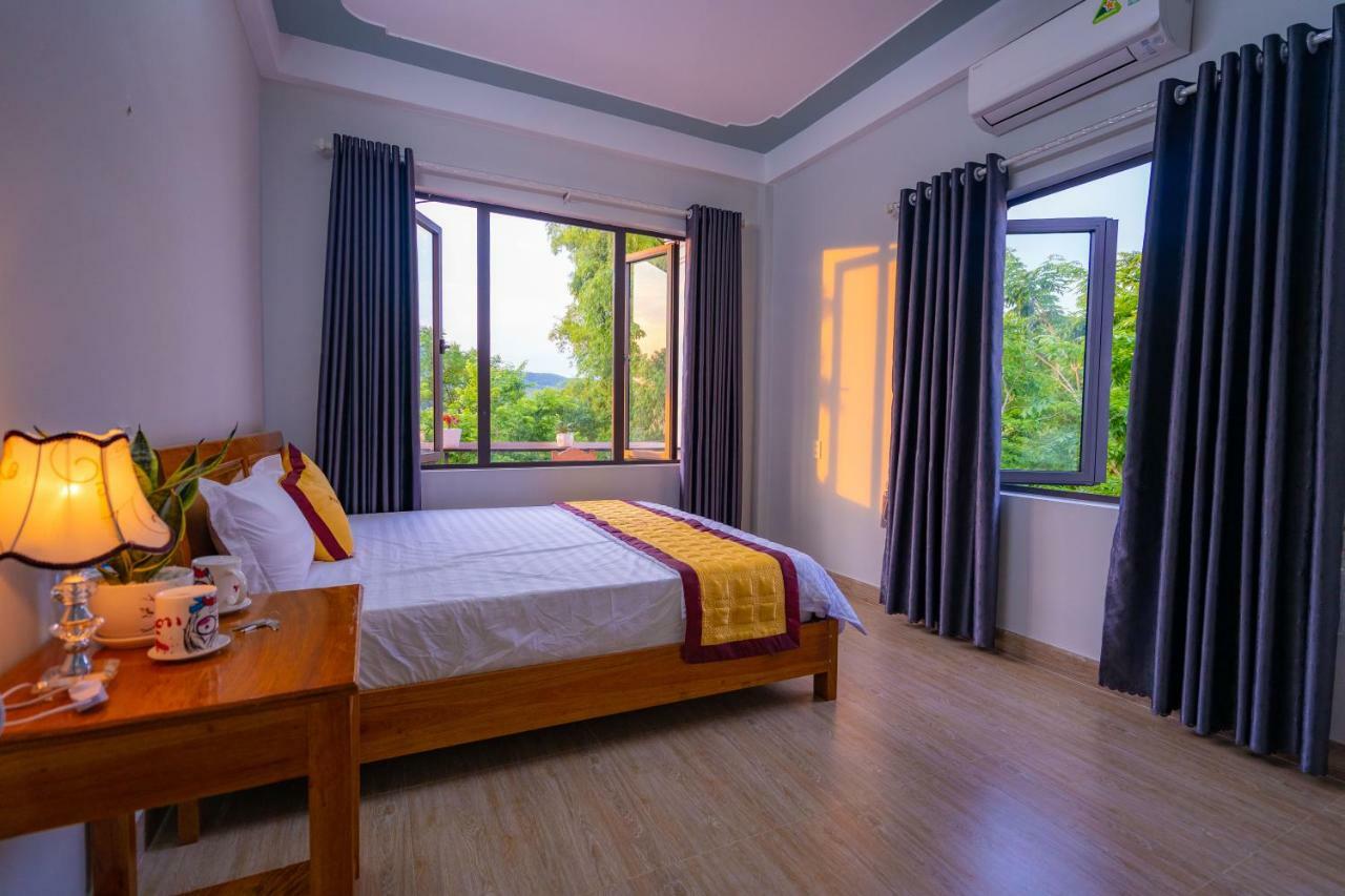 Fami Homestay Phong Nha Exteriör bild